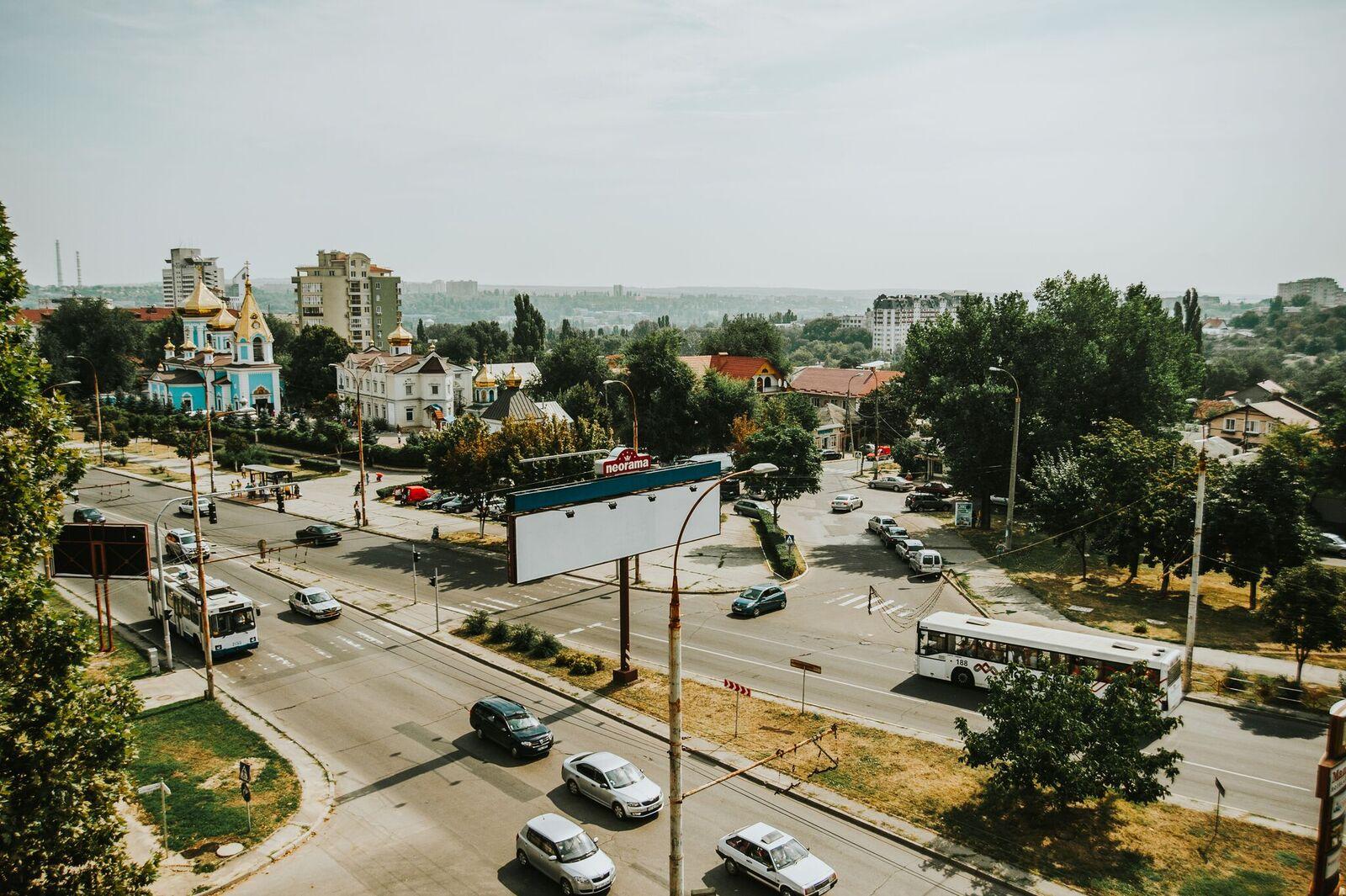 Manhattan Hotel & Restaurant Chisinau Exterior photo