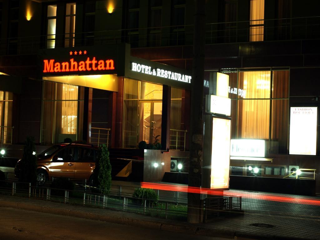 Manhattan Hotel & Restaurant Chisinau Exterior photo