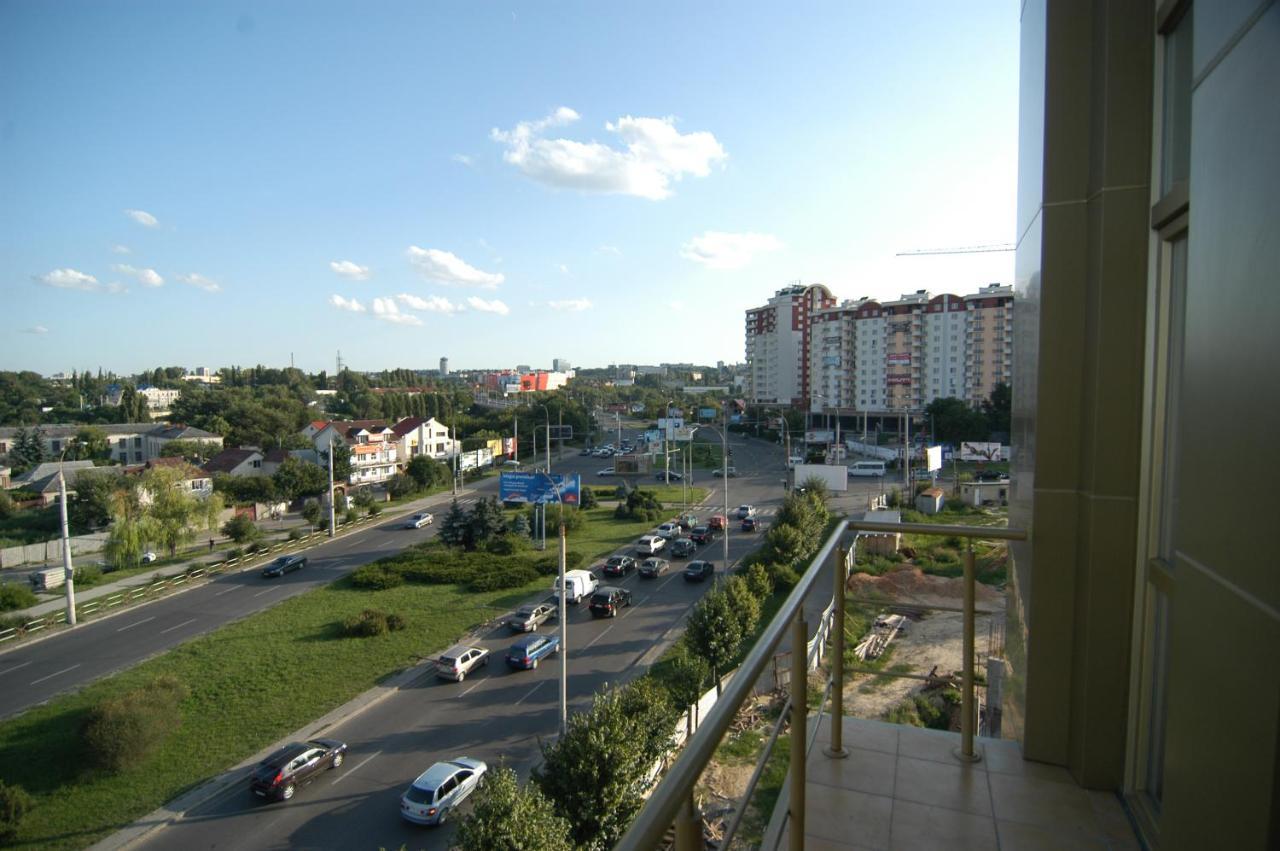 Manhattan Hotel & Restaurant Chisinau Exterior photo